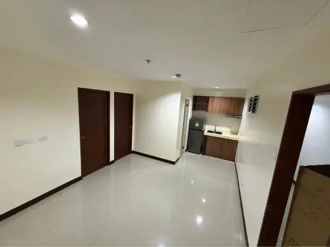 2-bedroom-apartment-for-rent-in-hernan-cortes-walking-distance-in-from-mandaue-foam-in-mandaue-city-for-rent