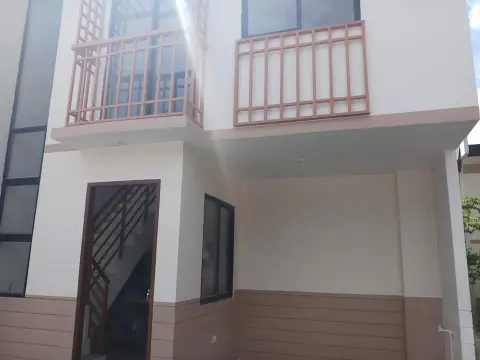 house-3-bedrooms-semi-furnished-casa-mira-south-brgy-langtad-city-of-naga-cebu-for-rent
