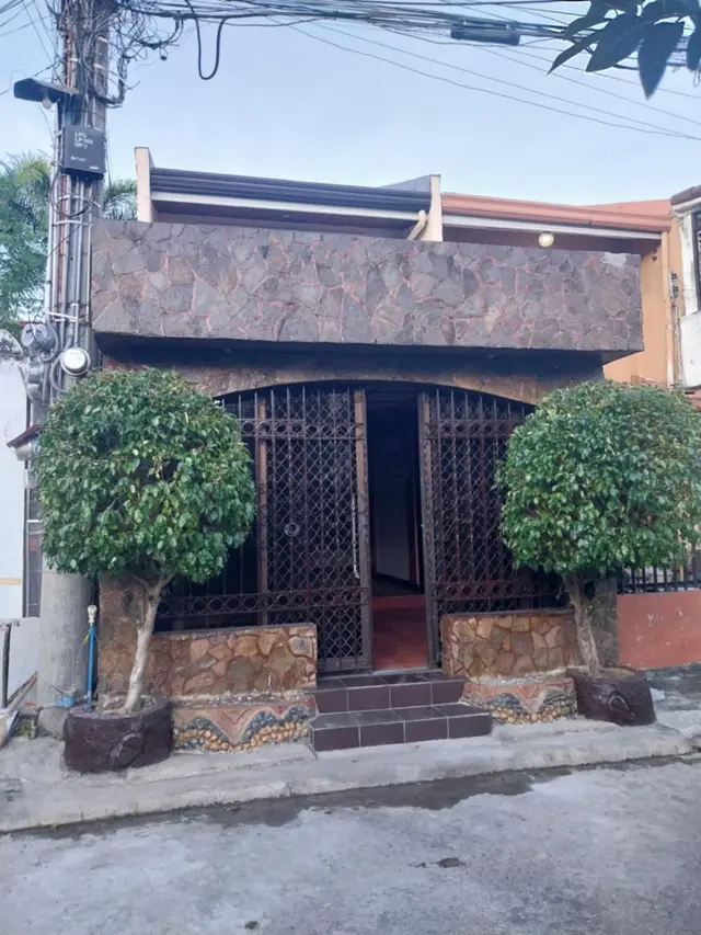 TOWNHOUSE - Secondary Image