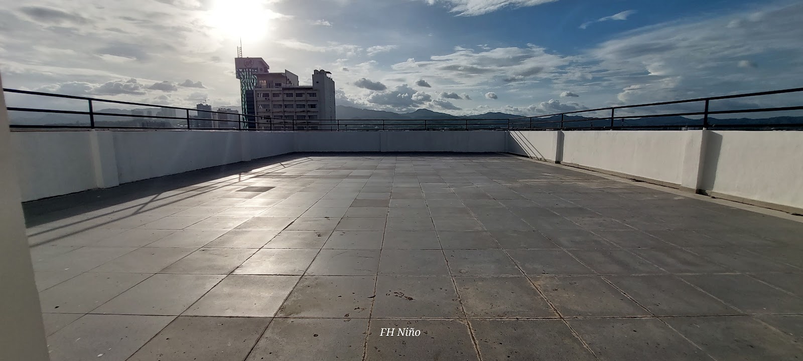 Roof deck  For rent in Mandaue, ideal for Al fresco Coffee and Restaurant https://rent.ph/uploads/0000/230/2025/09/12/20250518-1640251.jpg