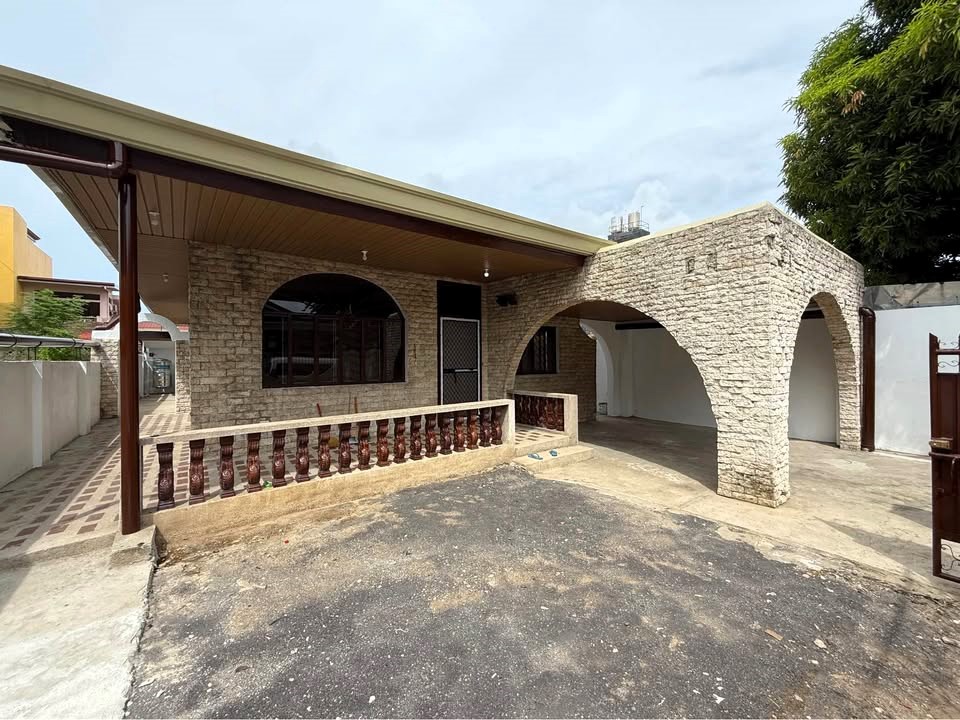 3 Bedroom Bungalow House in Mandaue City https://rent.ph/uploads/0000/230/2025/10/02/543317141-792334579826909-7329976092090717339-n1.jpg