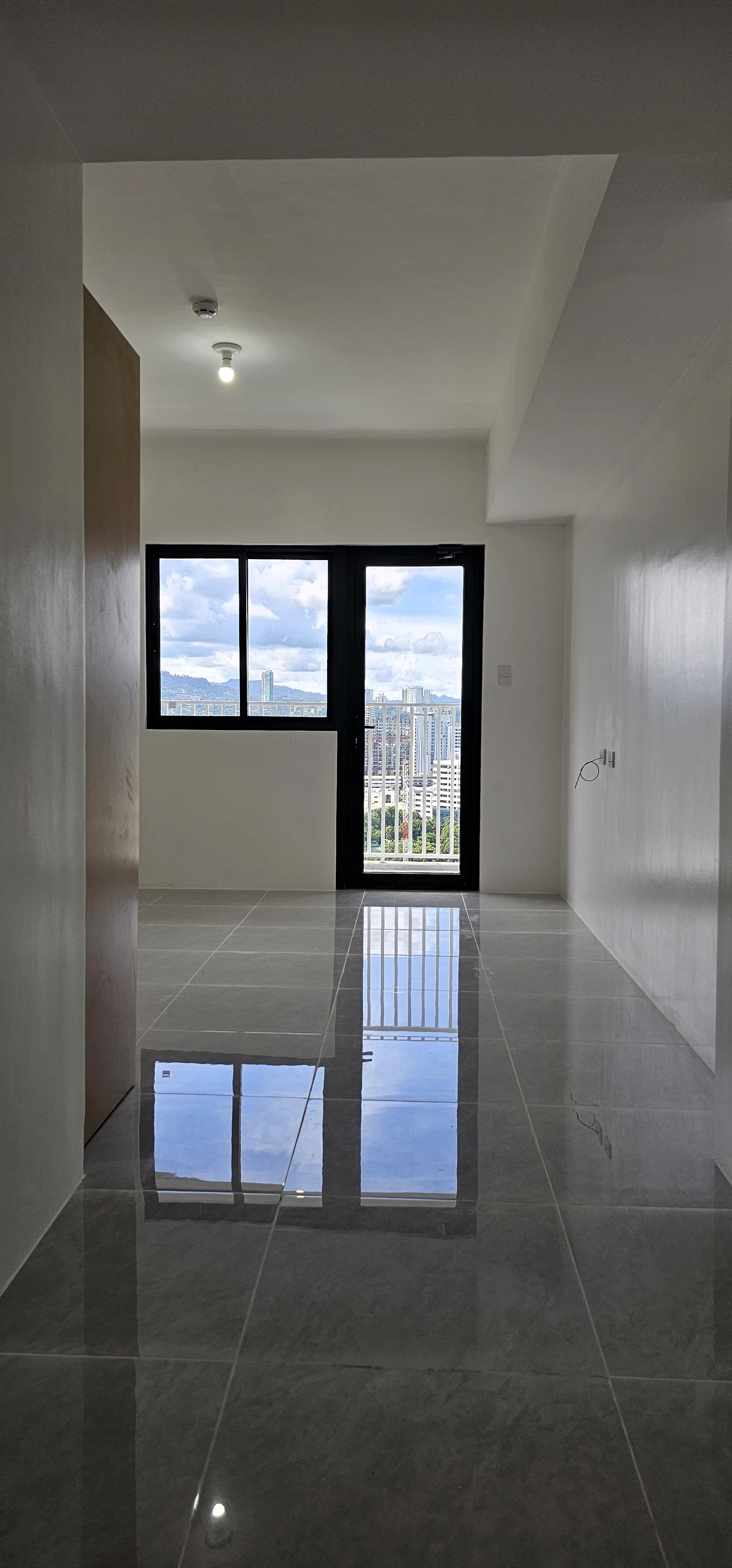 Studio type with Balcony for Rent in City Clou  Across Sacred Heart Church and walking distance to Velez medical School https://rent.ph/uploads/0000/230/2025/10/05/20250619-1434171.jpg