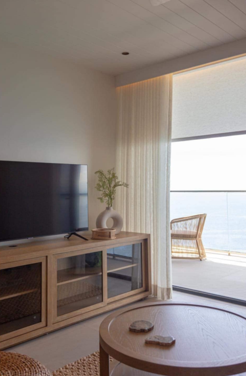 1 Bedroom for RENT, Beachfront condo at the Reef Residences in Mactan Cebu https://rent.ph/uploads/0000/24/2026/01/14/img-20240808-012723.jpg