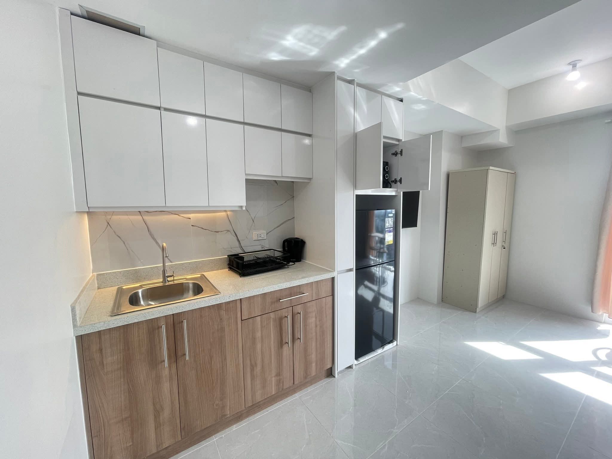 SEMI FURNISHED 27 SQM WITH PARKING https://rent.ph/uploads/0000/914/2025/12/16/1000266792.jpg