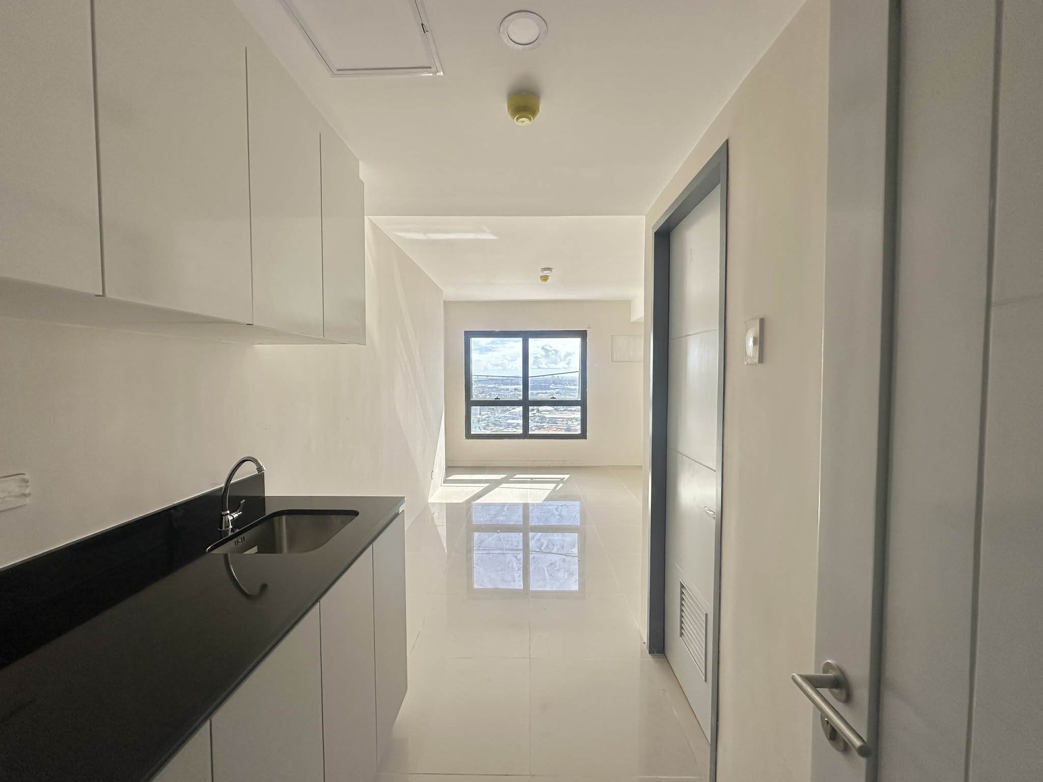 NEWLY TURNOVER FINISHED UNIT 22.75SQM FOR RENT IN J TOWER https://rent.ph/uploads/0000/914/2026/01/06/1000270528.jpg