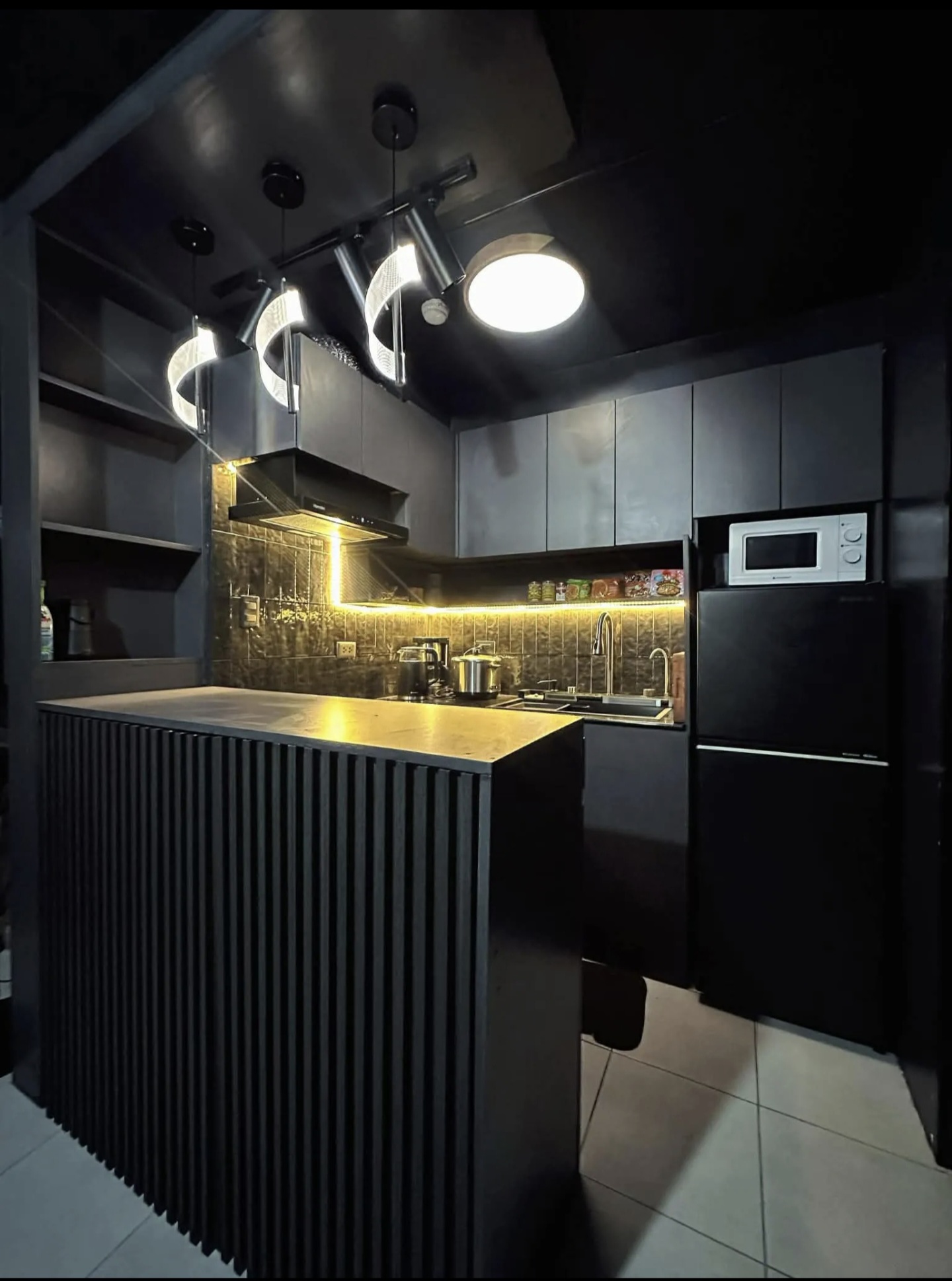 2BR IN DECA BANILAD DARK THEMED AND STYLISHED https://rent.ph/uploads/0000/914/2026/03/06/1000282700.jpg