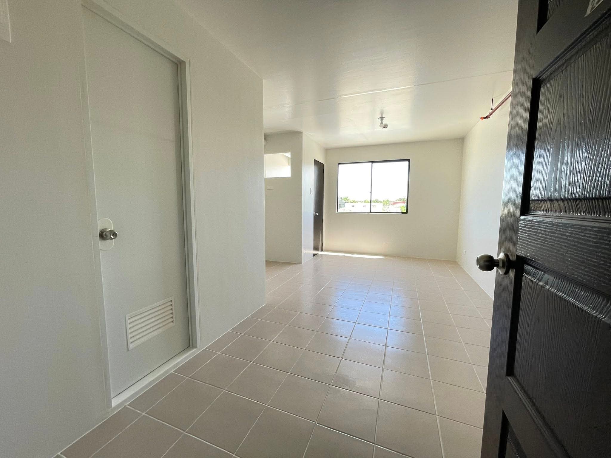 CORNER UNIT STUDIOWITH BALCONY IN PLUMERA https://rent.ph/uploads/0000/914/2026/03/20/1000286307.jpg