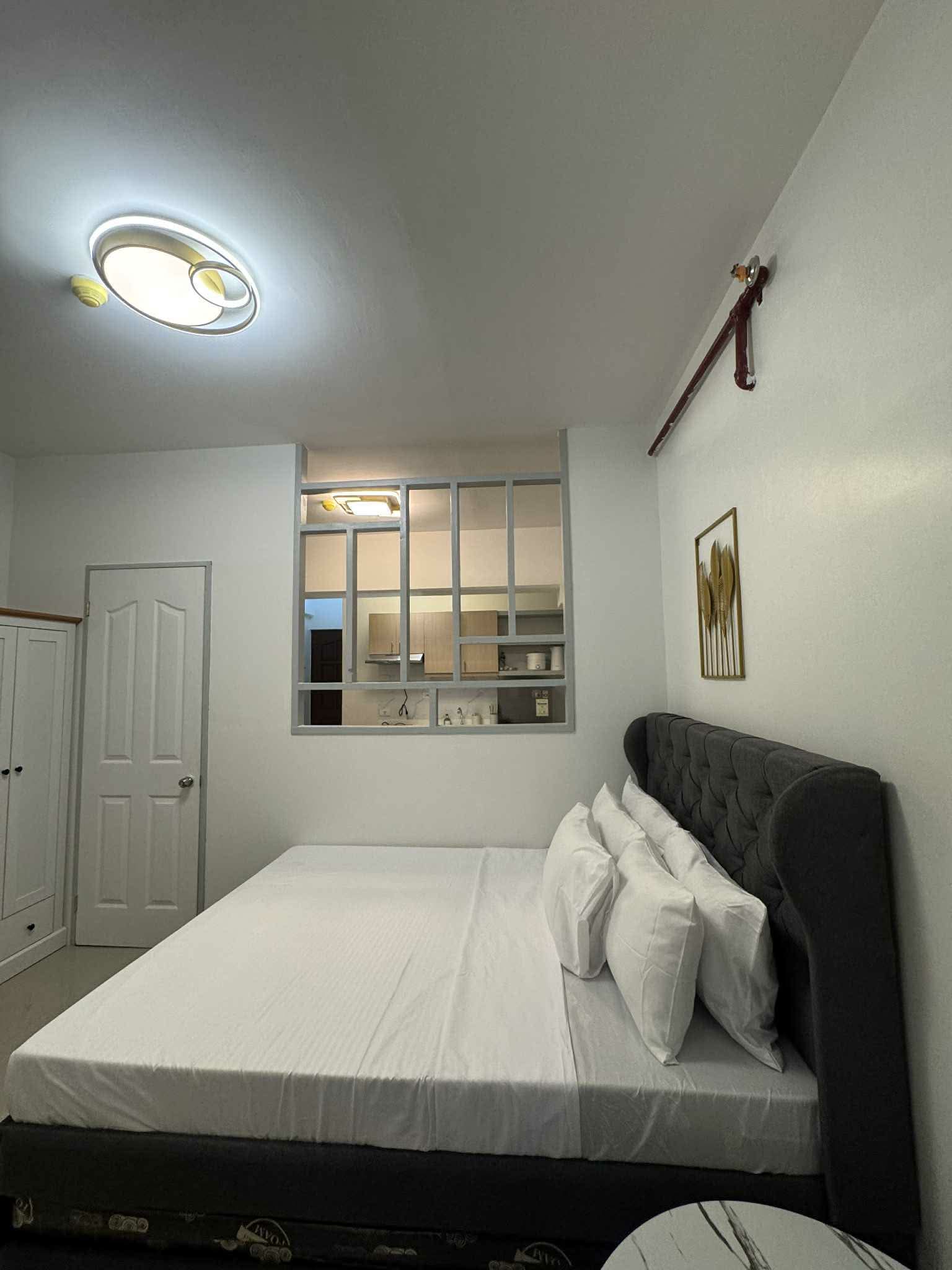 1BR IN ROYAL OCEANCREST MACTAN https://rent.ph/uploads/0000/914/2026/03/29/1000289093.jpg