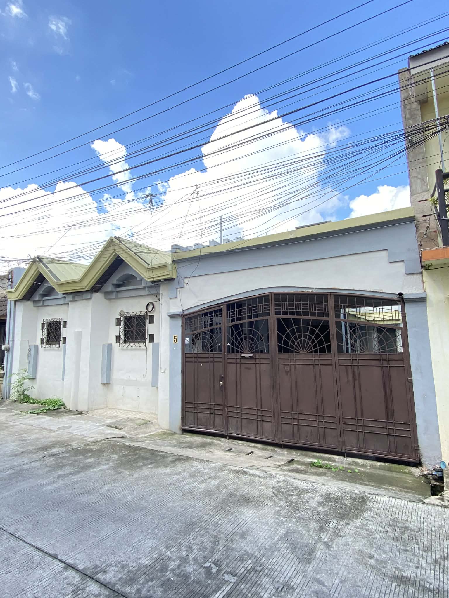 ✨ House for Rent in Elrio! Spacious, Secure & Convenient ✨ https://rent.ph/uploads/0012/12935/2025/11/28/54deecfd-8800-45ae-8b28-f5bbdeeb0eb5.jpg