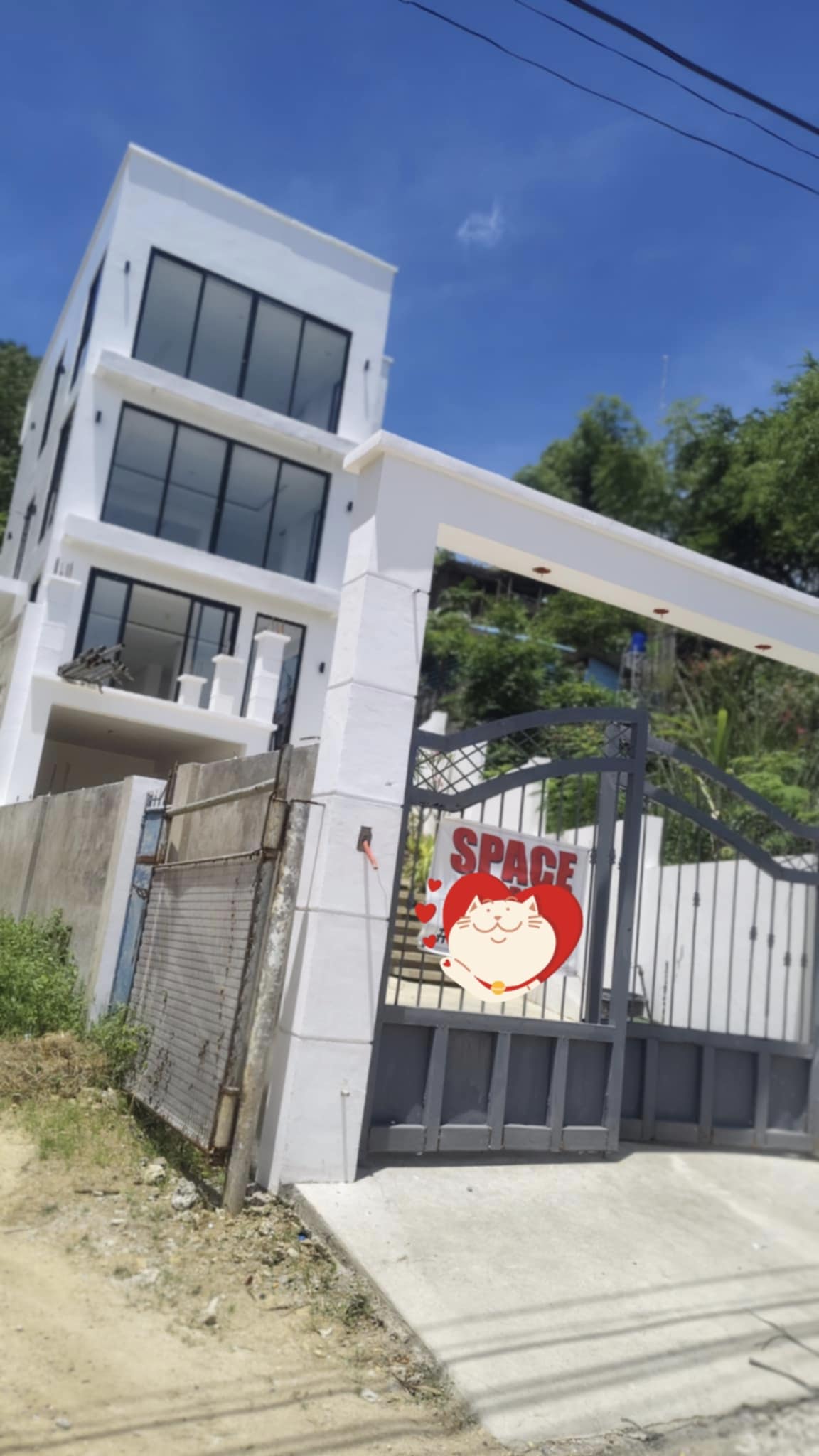3-Storey Commercial Building for Rent in Toledo City https://rent.ph/uploads/0013/13433/2025/07/07/24eea738-008c-4817-8eb0-c4762b090047.jpg