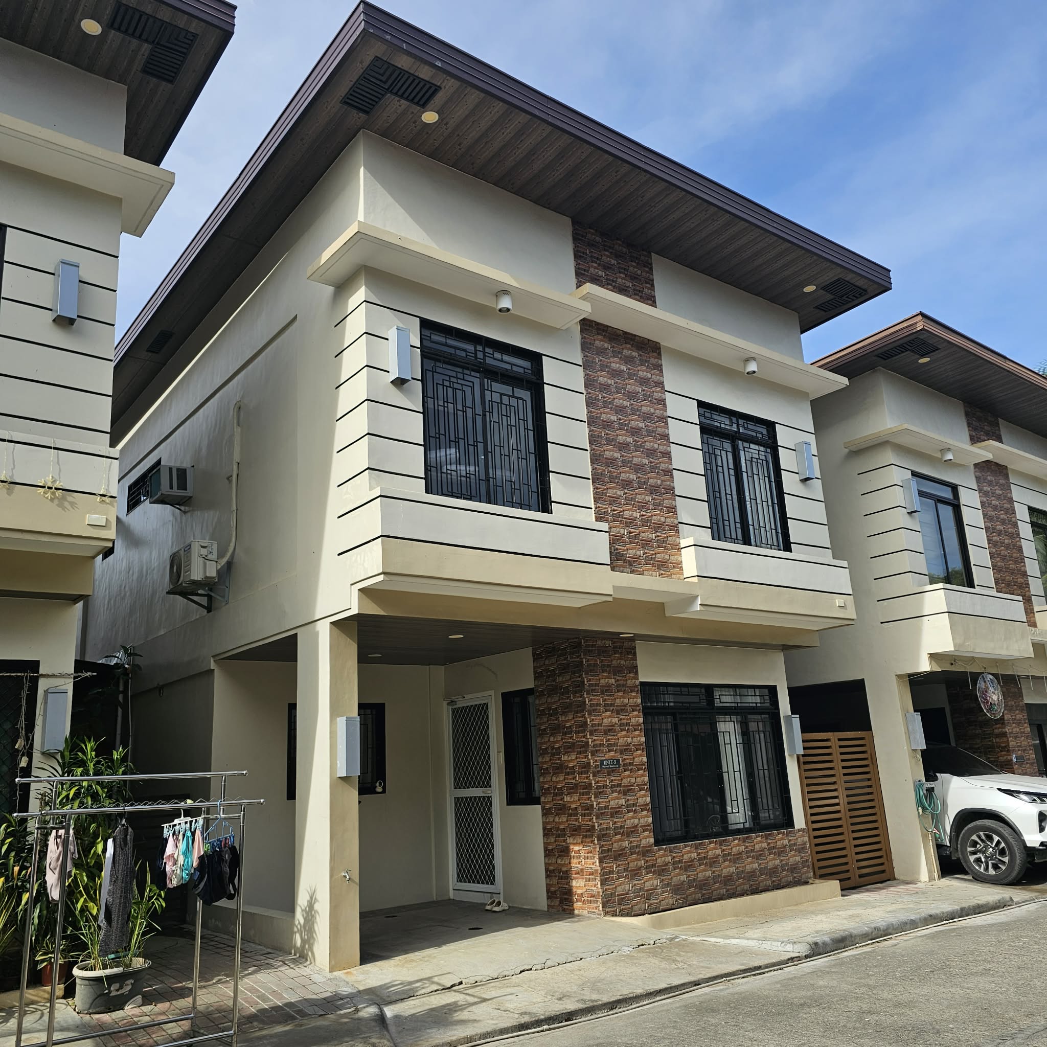 Beautiful 4BR House and Lot in Mandaue City https://rent.ph/uploads/0013/13537/2026/02/27/1000042633.jpg