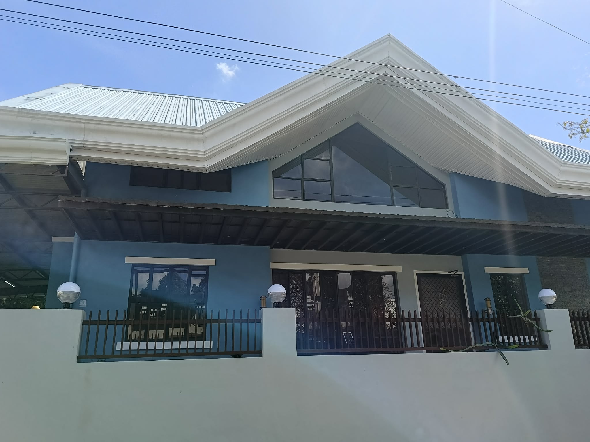 A spacious and cozy house and lot for rent https://rent.ph/uploads/0013/13690/2026/01/07/vhc-front-area1.jpg