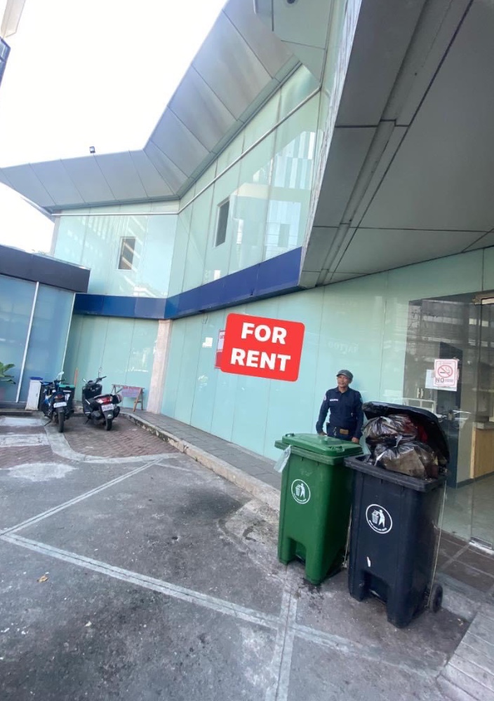 COMMERCIAL SPACE FOR RENT! https://rent.ph/uploads/0014/14376/2023/11/28/img-2308.jpeg