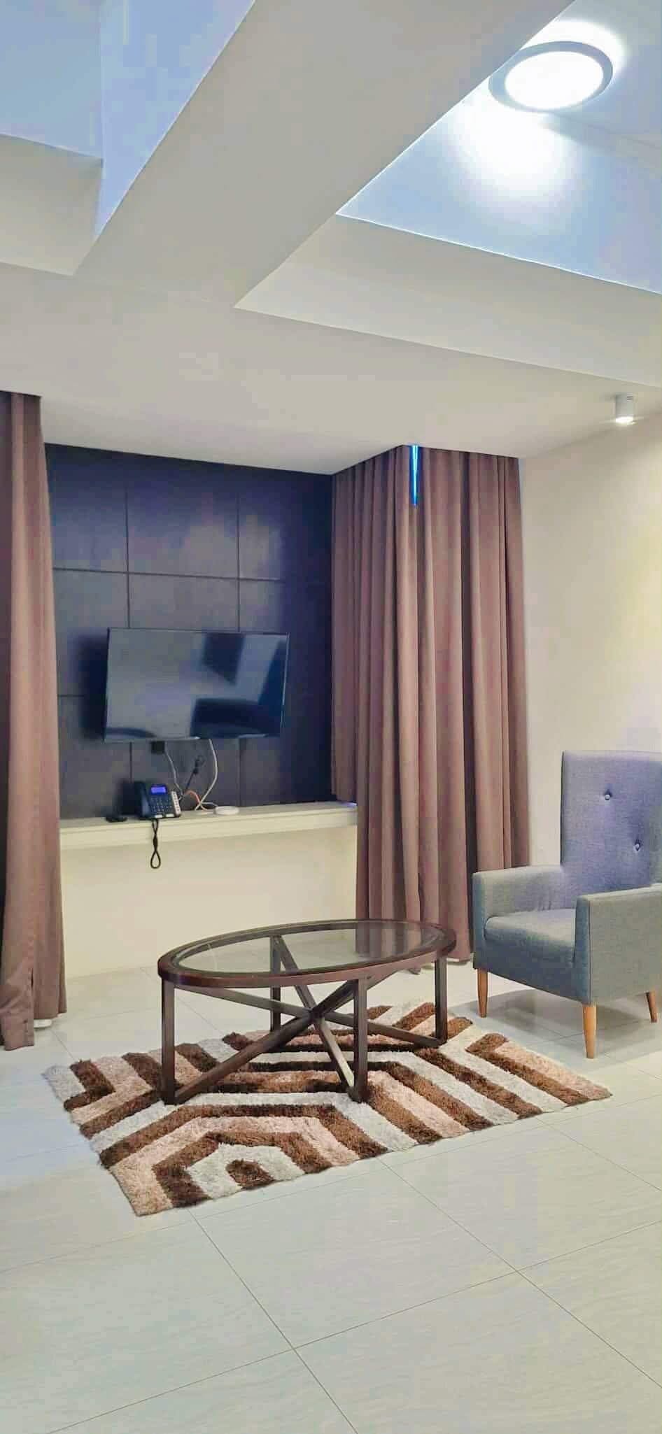 For Rent High-Ceiling 2-Bedroom Condo Unit in Mabolo https://rent.ph/uploads/0015/15719/2025/10/17/fb-img-1760548891260.jpg