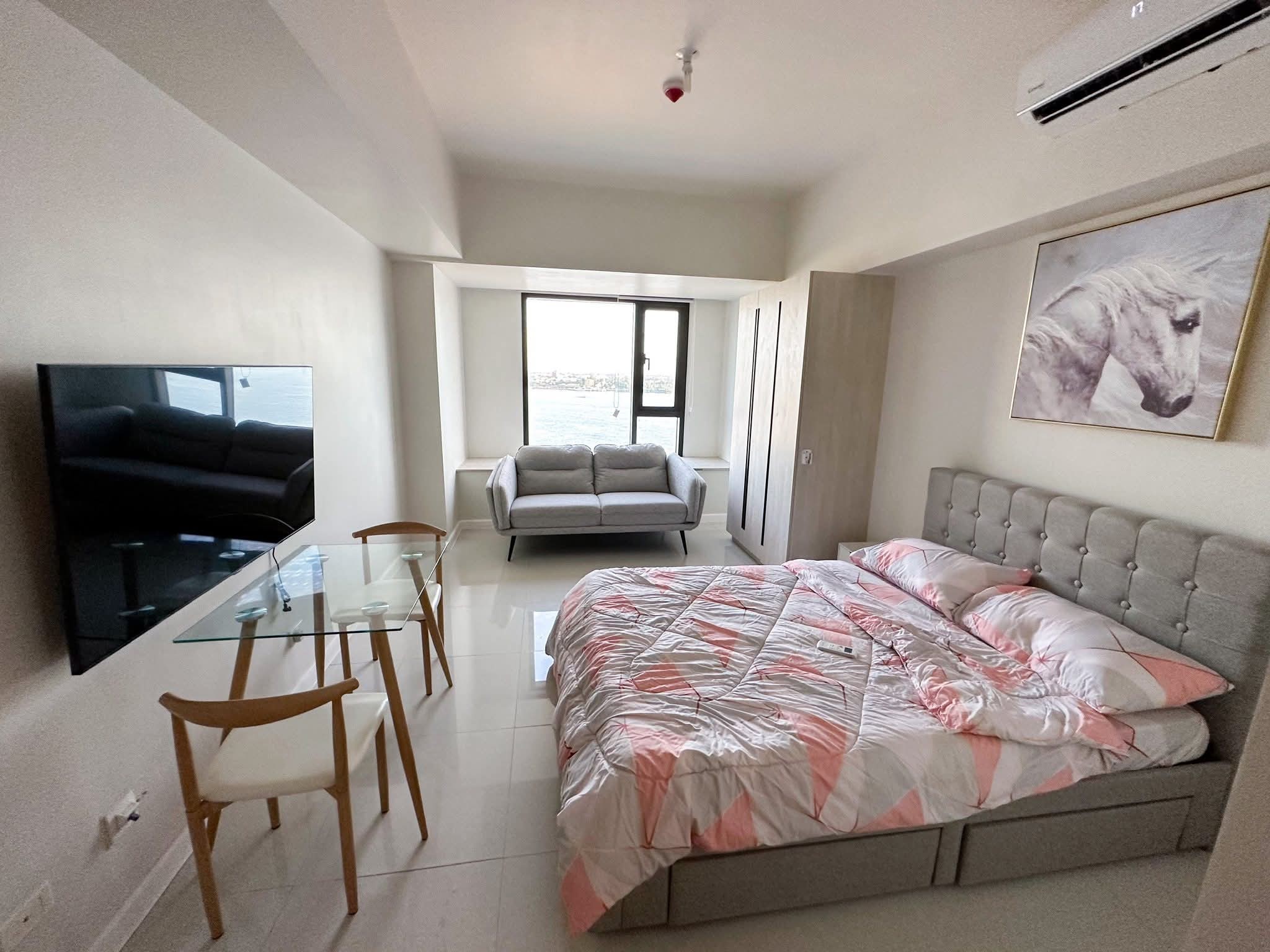 Mandani Bay Studio Unit, Tower 2 https://rent.ph/uploads/0015/15888/2026/01/28/j2.jpg