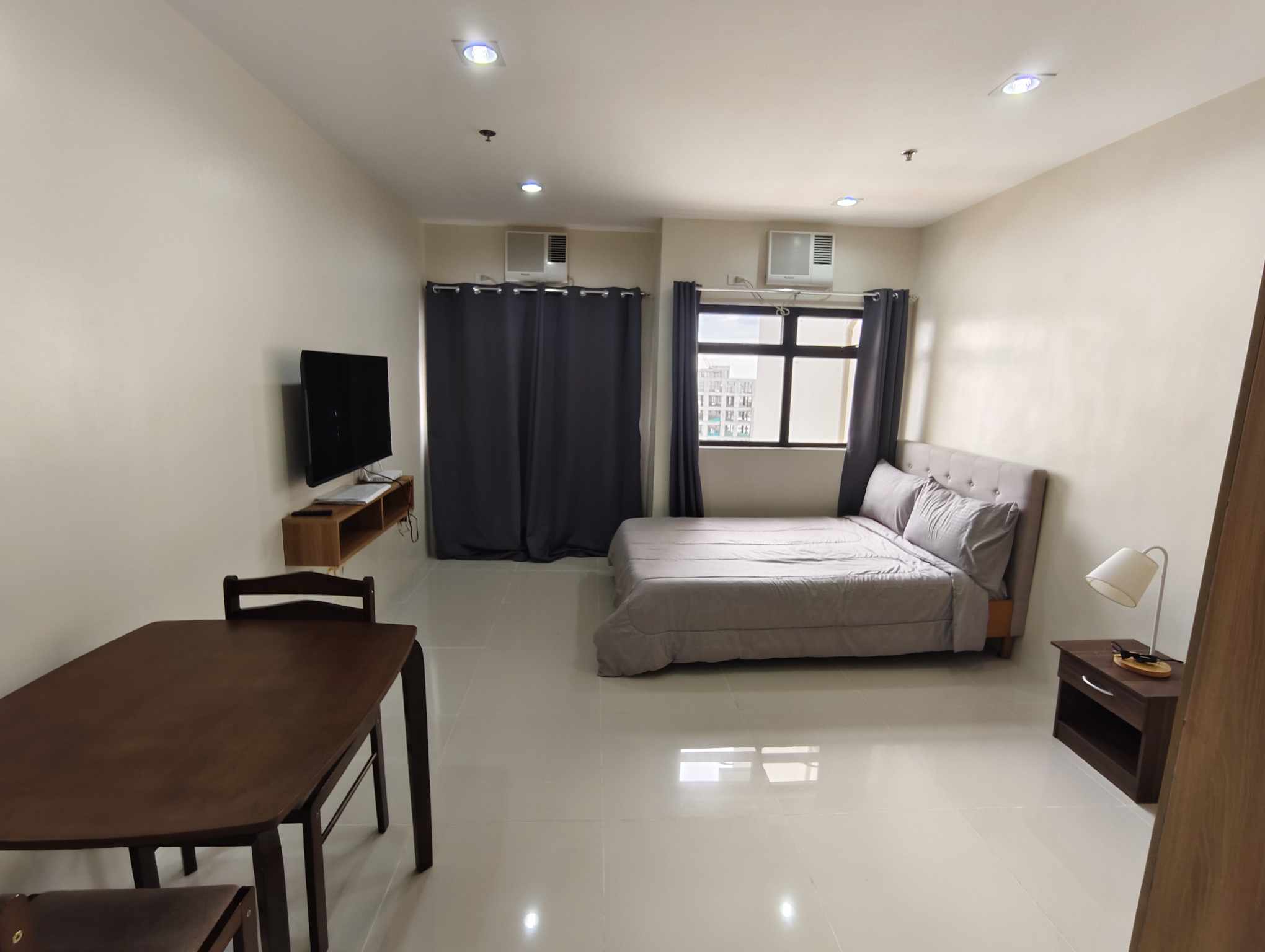 Modern City Living: Fully Furnished Studio in A.S. Fortuna Mandaue City Cebu! https://rent.ph/uploads/0016/16244/2025/06/10/studio-midpoint-residences-condo-for-rent-6.jpg