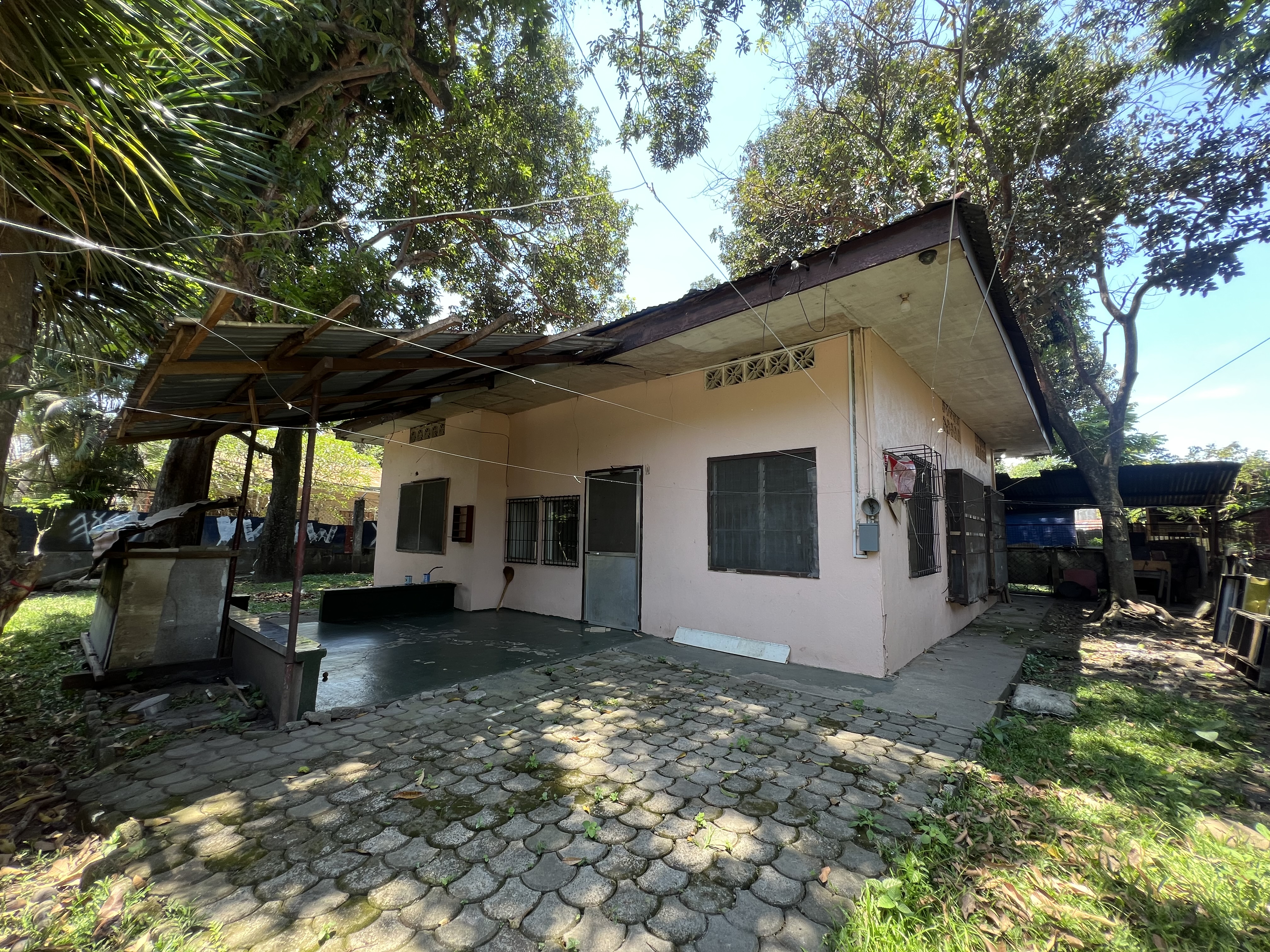 SPACIOUS HOUSE FOR RENT! 17K ONLY MAXIMUM OF 8 PAX https://rent.ph/uploads/0018/18764/2026/04/05/img-3629.jpeg