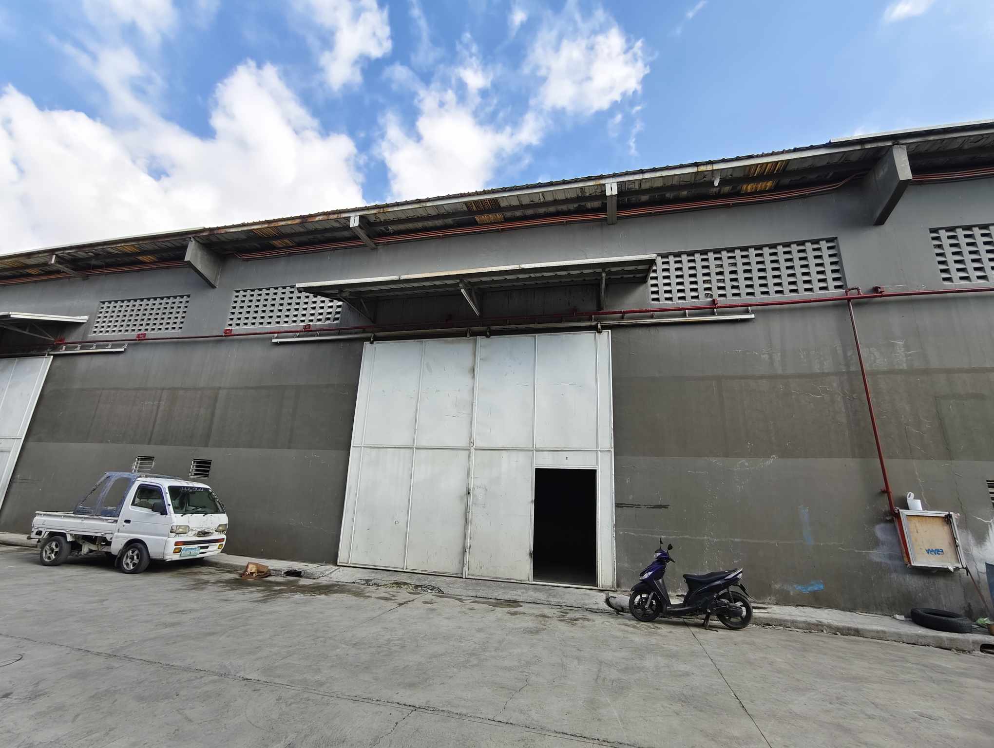 🚀 Scale Smarter with a 513 SQM Warehouse Hub in Mandaue City, Cebu! https://rent.ph/uploads/0019/19638/2025/06/01/warehouse-for-rent-in-mandaue-city-cebu-1.jpg