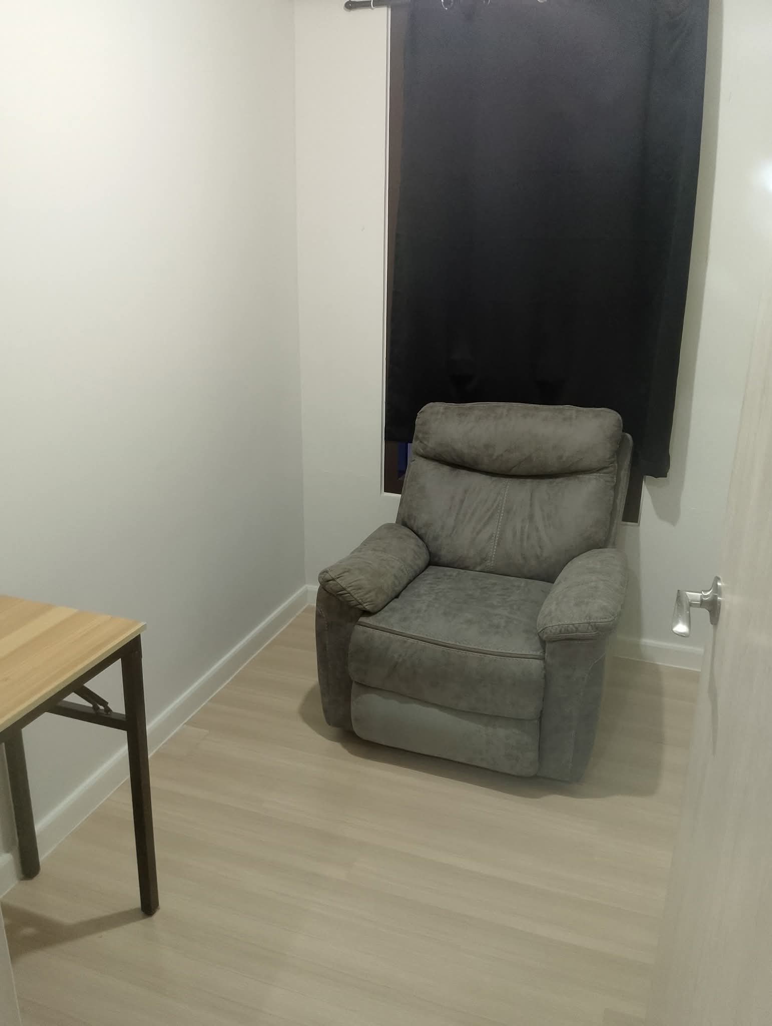 1Bedroom-Condominium https://rent.ph/uploads/0019/19777/2025/11/02/1000023166.jpg