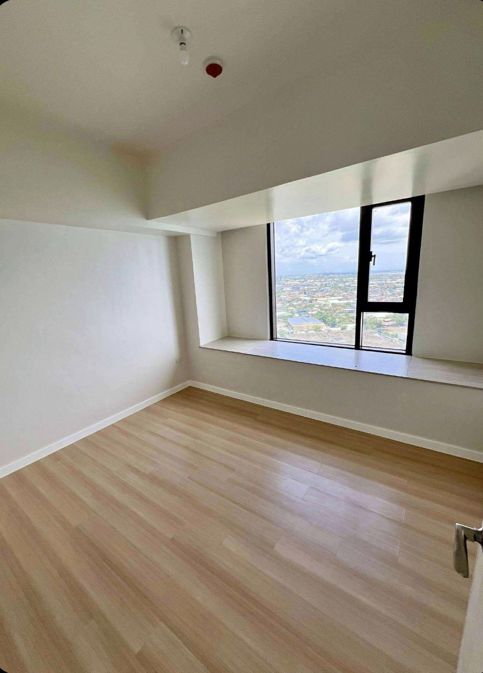 1Bedroom-Condominium https://rent.ph/uploads/0019/19777/2025/12/06/1000028361.jpg