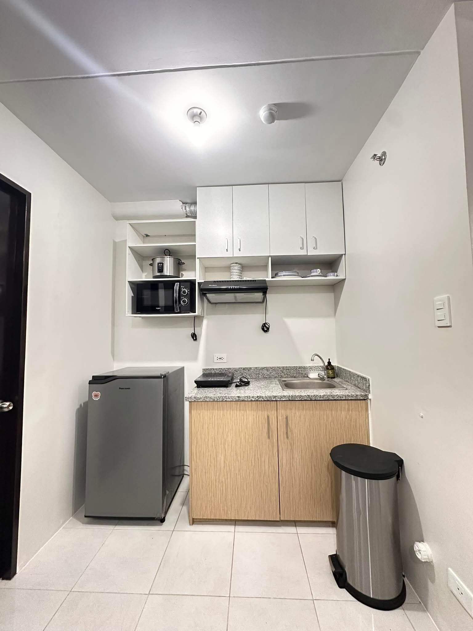 2Bedroom-Condominium https://rent.ph/uploads/0019/19777/2026/02/28/1000040181.jpg