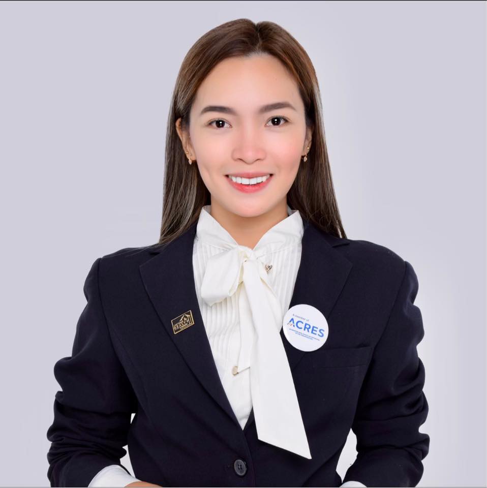 Princes Lea and Marites Flores