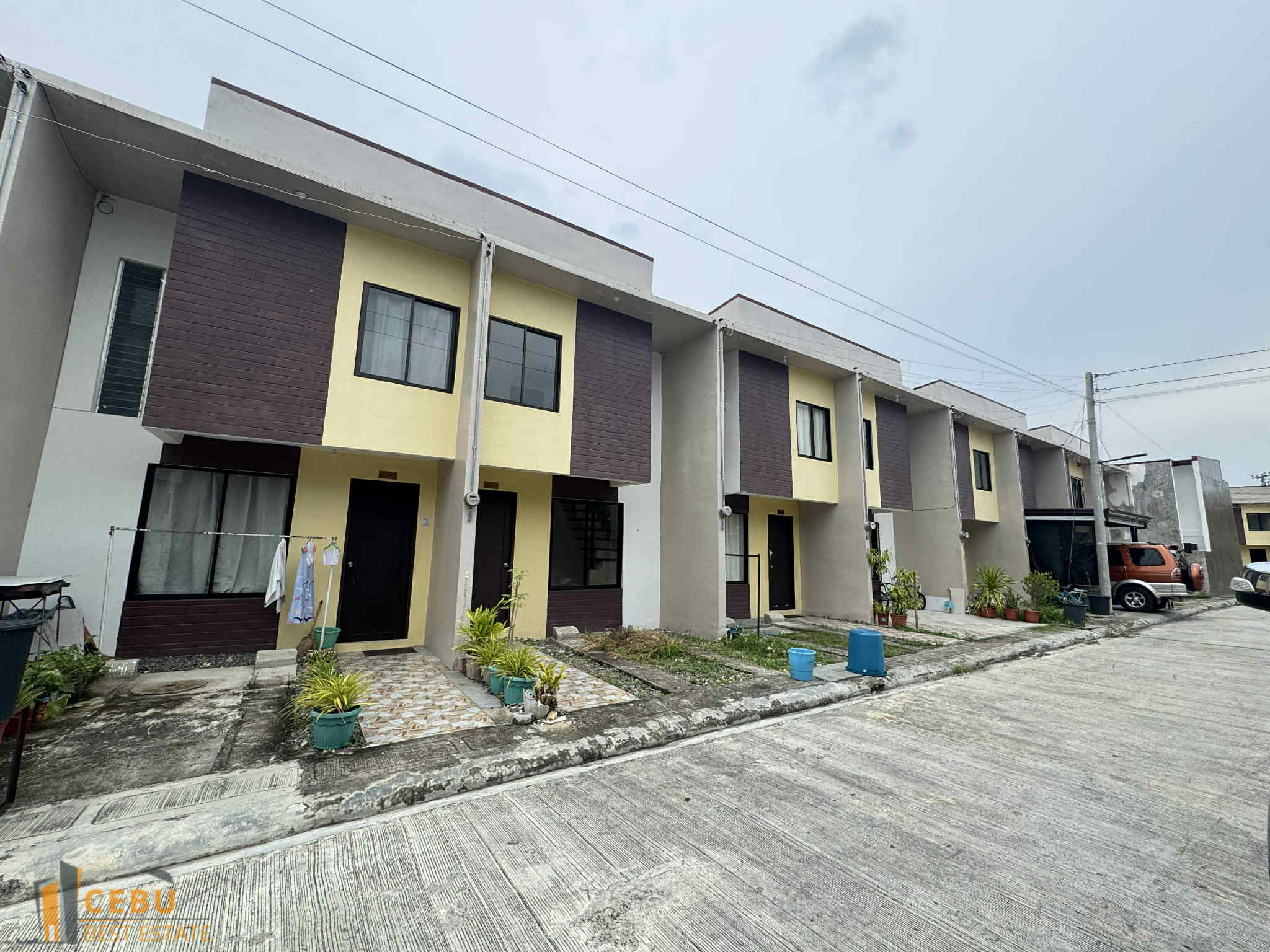 TOWNHOUSE FOR RENT IN SUNBERRY HOMES MACTAN 2 https://rent.ph/uploads/0020/20102/2025/06/11/sunberryhomesforrent-1.jpeg