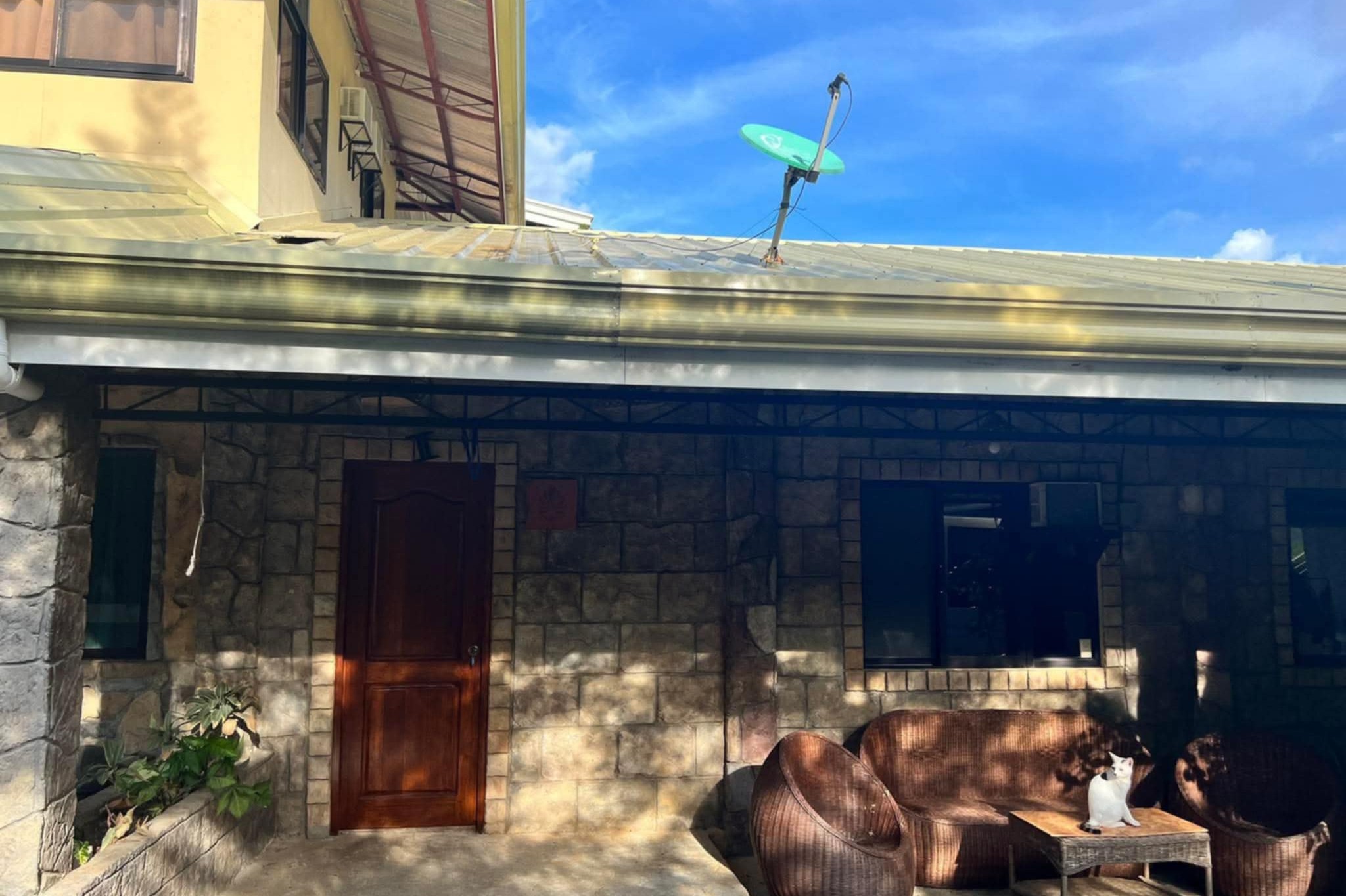 1 Bedroom Apartment https://rent.ph/uploads/0020/20120/2025/08/21/1000000905.jpg
