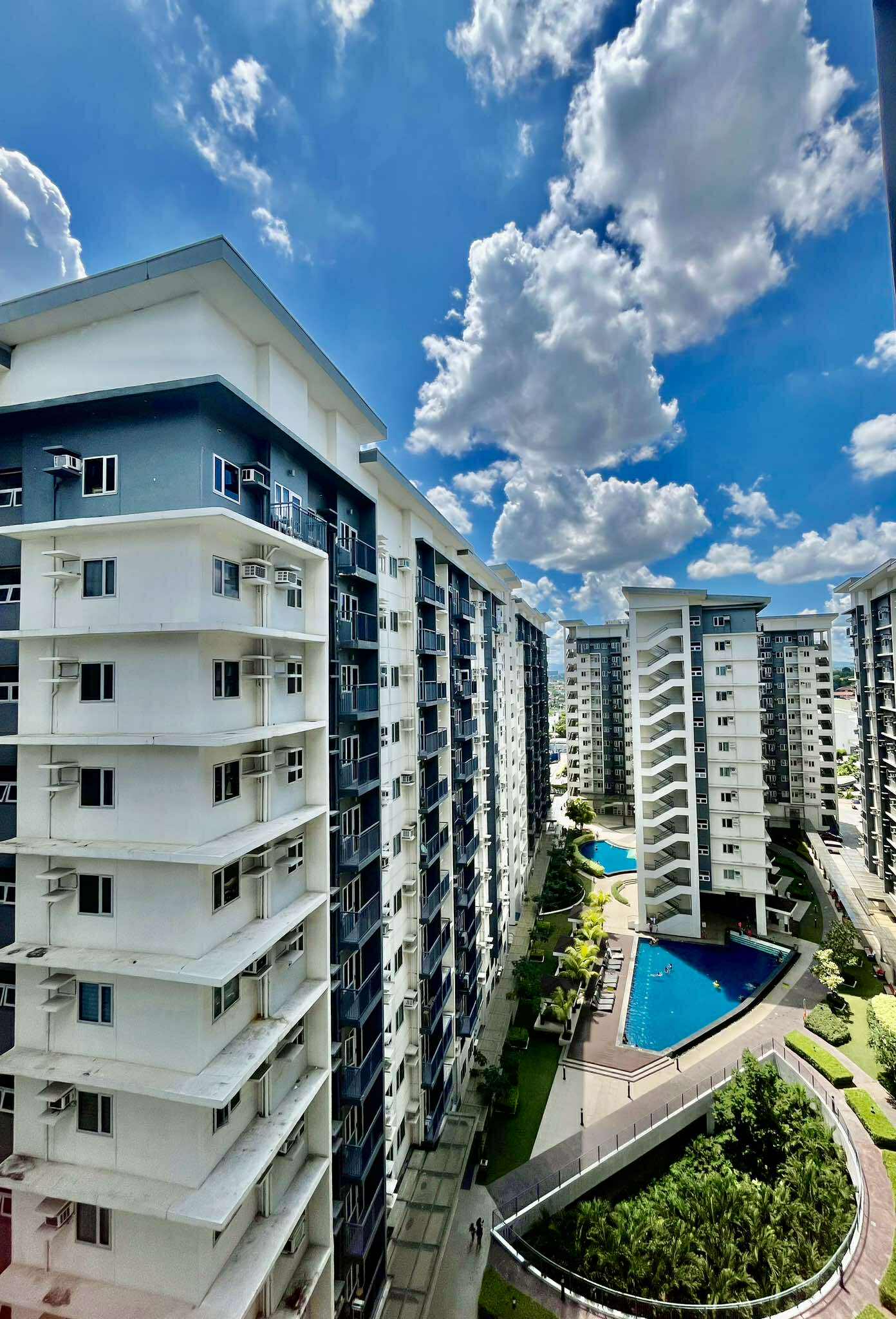 2 BR w/ Balcony in Vines Residences, SM Novaliches Quezon City https://rent.ph/uploads/0021/21135/2025/11/06/1000024749.jpg