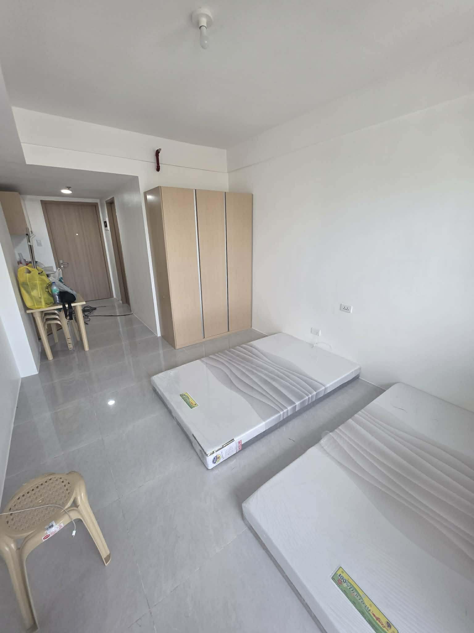 27.9 SQM STUDIO UNIT W/ BALCONY FOR RENT AT CITY CLOU https://rent.ph/uploads/0021/21597/2026/02/13/768ed5ce-8b80-4327-b954-656235db1b62.jpg